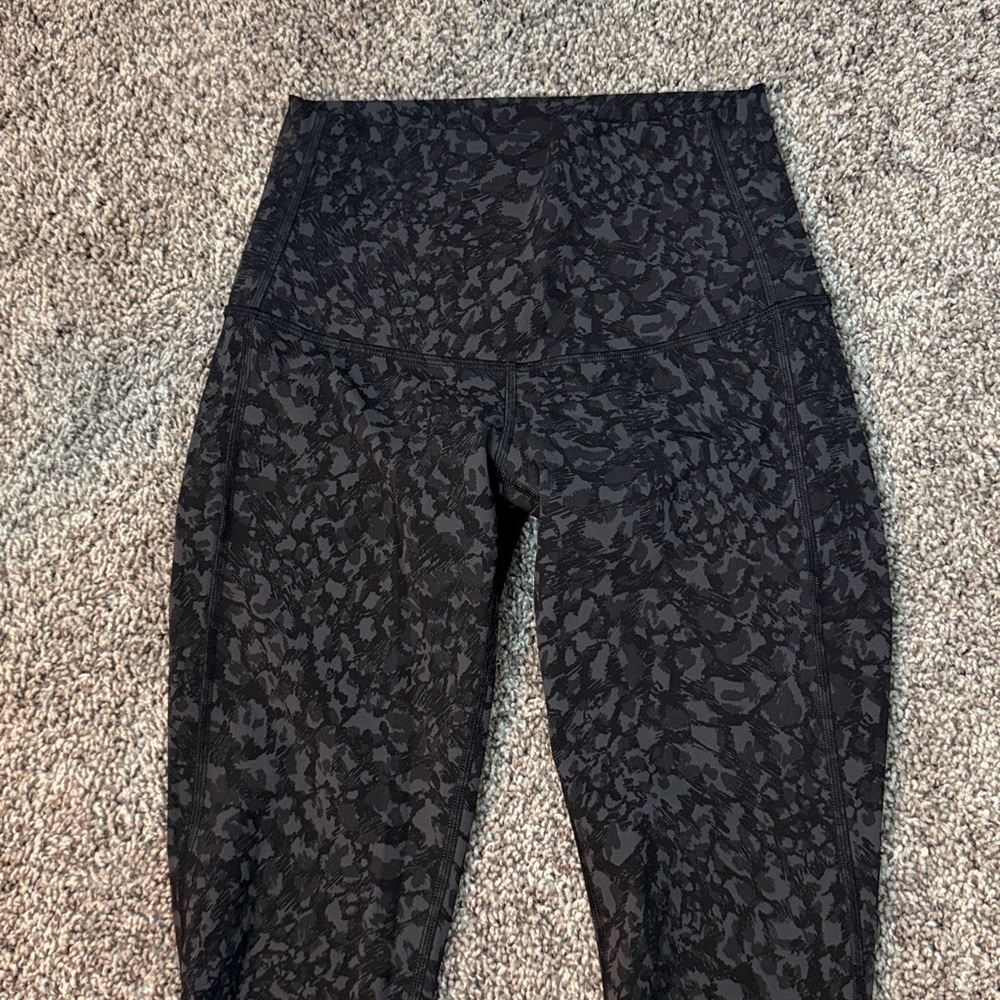Lululemon Wunder Under High-Rise Crop 23" size 4 - Picture 5 of 10